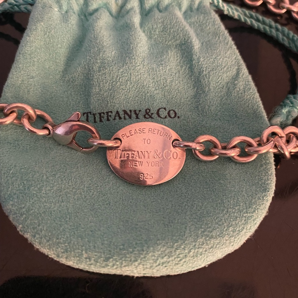 Sterling Silver Return to Tiffany Oval Tag Necklace. 15” chain